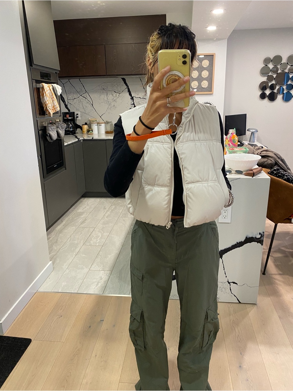 H&M Light Beige Cropped Puffer Jacket - Picture 4 of 4